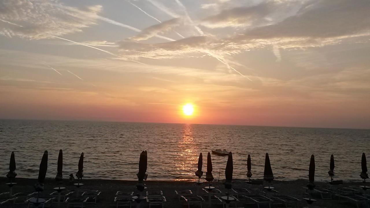 Alberto Quadrilocale A Soli 150M Dal Mare Marina di Castagneto Carducci Ngoại thất bức ảnh